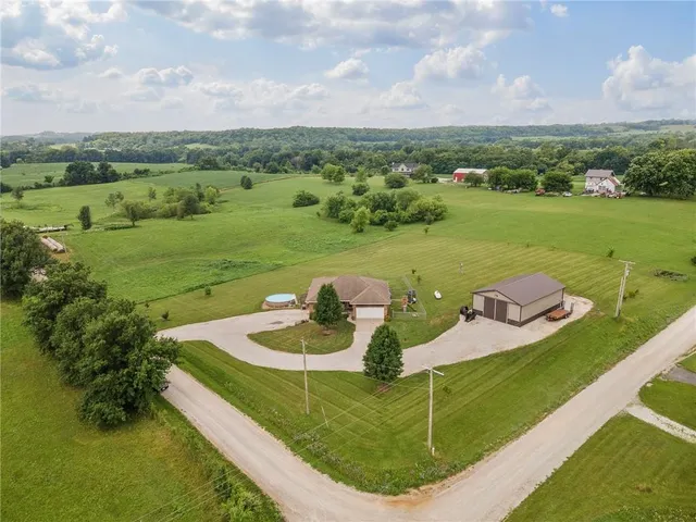$550,000 | 9148 Friendship Road, Richmond, MO 64085