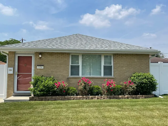 a front view of house with yard