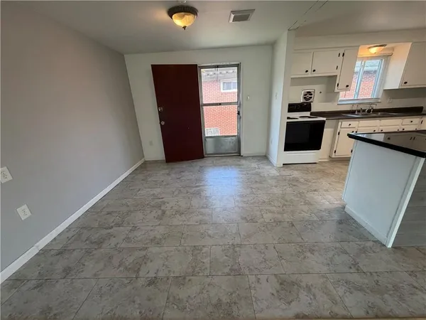 $1,200 | 2000 McMinn Street, Unit 1, Aliquippa, PA 15001