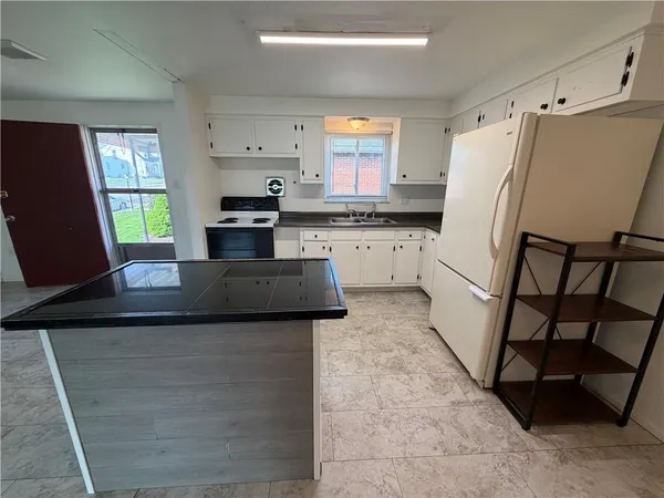 $1,200 | 2000 McMinn Street, Unit 1, Aliquippa, PA 15001