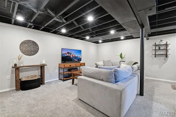 $200,000 | 130 St Antoine Street, Florissant, MO 63031