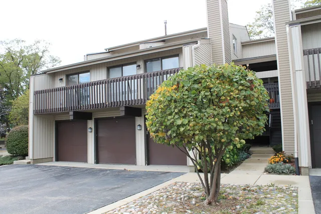 $172,500 | 69 White Oaks Road, Unit 69, Fox Lake, IL 60020