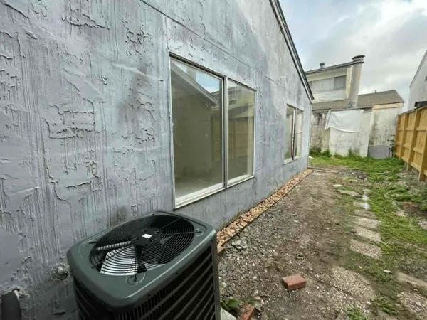 $1,350 | 12520 Manor Court, Houston, TX 77072
