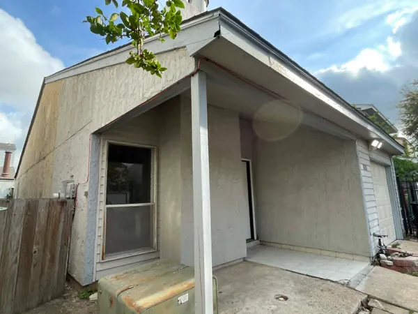 $1,350 | 12520 Manor Court, Houston, TX 77072