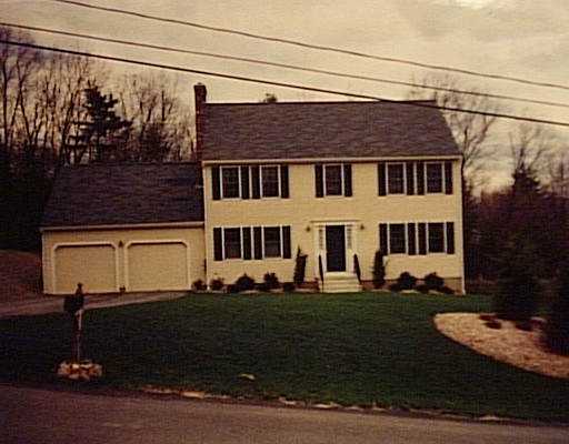 9 Oakledge Road Cumberland, RI 02864 - Photo 1 of 1 Exterior Front.