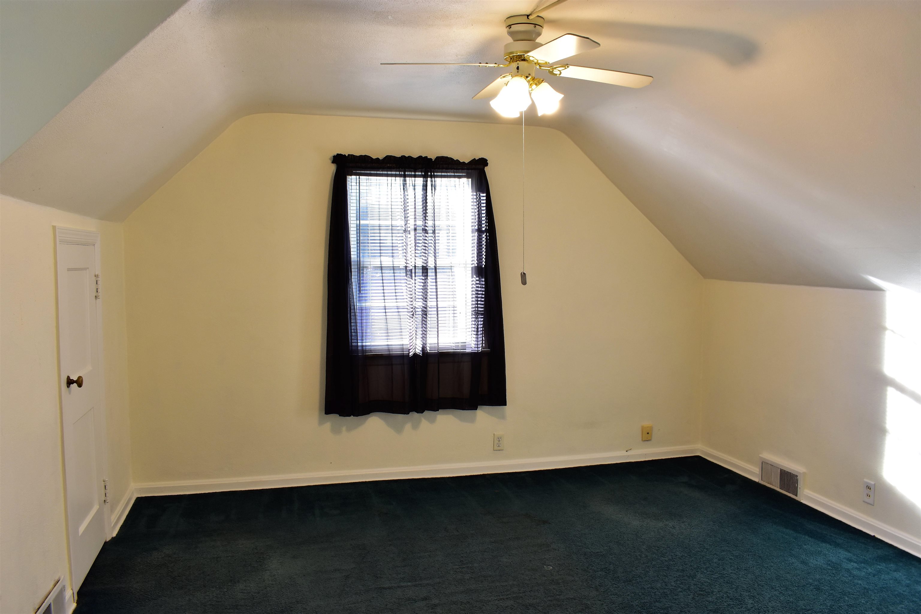 1812 Halsted Road Rockford, IL 61103 - Photo 23 of 40 Upstairs Bedroom #3
