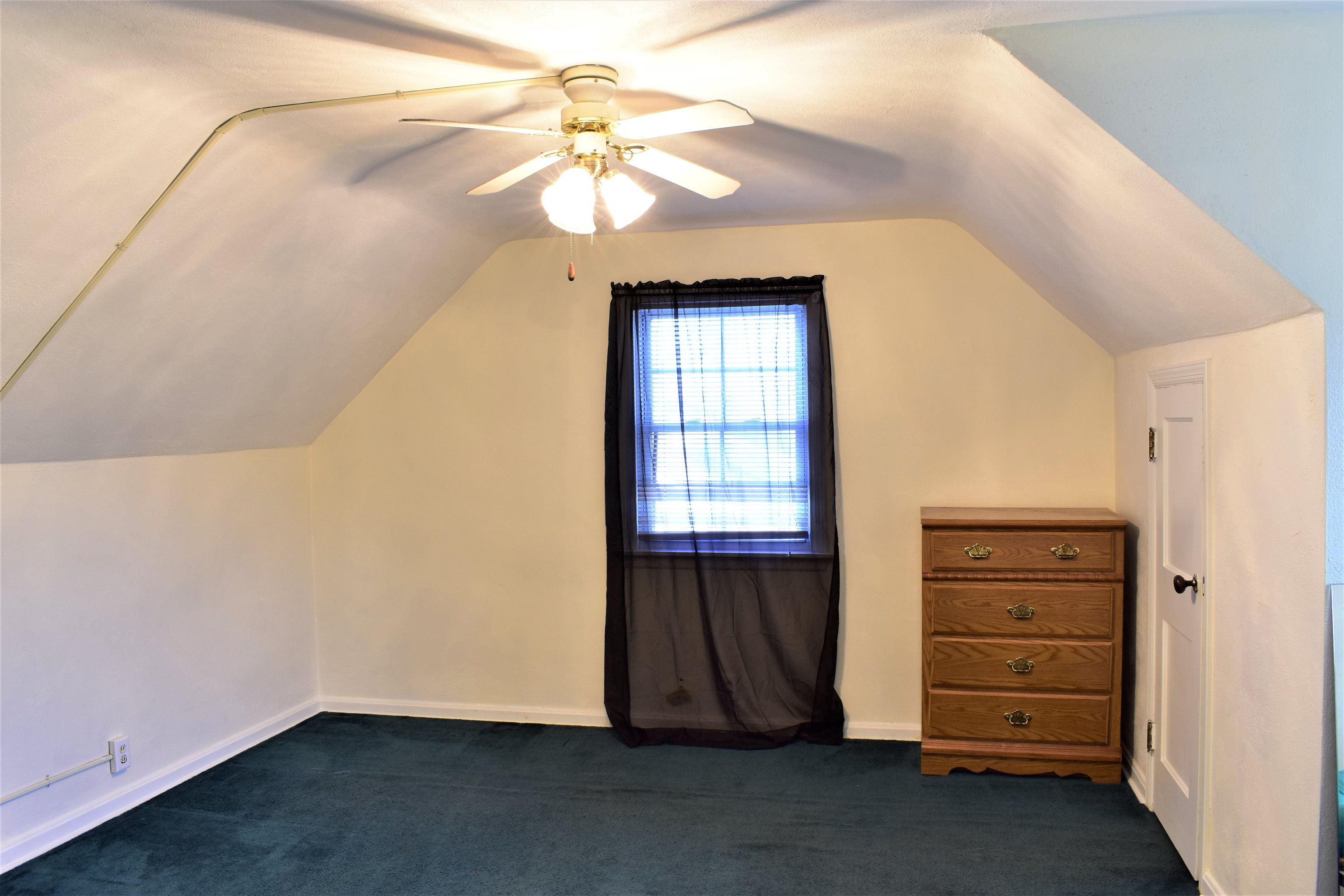 1812 Halsted Road Rockford, IL 61103 - Photo 25 of 40 Upstairs Bedroom #4
