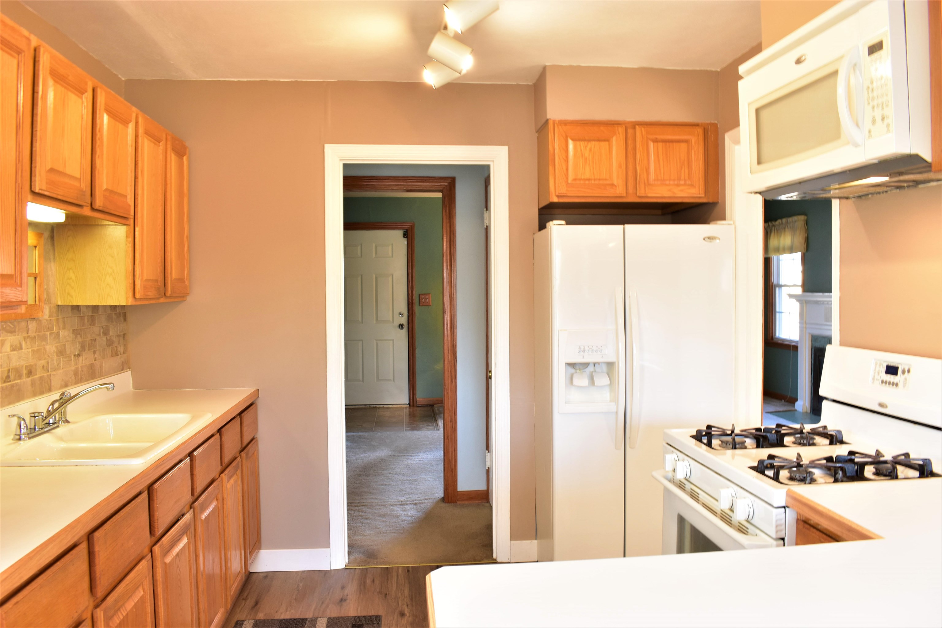 1812 Halsted Road Rockford, IL 61103 - Photo 9 of 40 Gallery Image 9