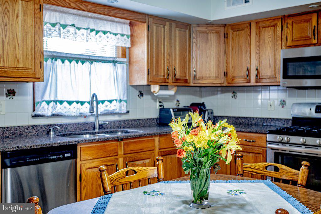 615 Rancocas Avenue Riverside, NJ 08075 - Photo 11 of 41