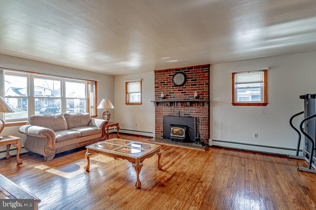615 Rancocas Avenue Riverside, NJ 08075 - Photo 4 of 41