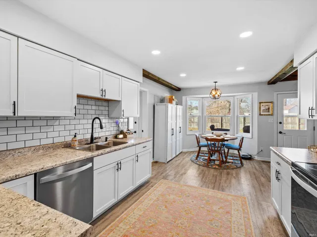 $320,000 | 4248 North Congress Avenue, Evansville, IN 47711