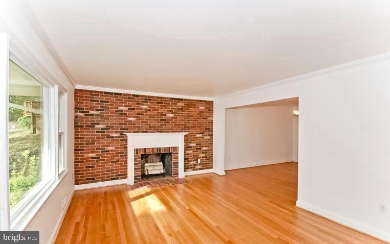 7306 Riverdale Road Lanham, MD 20706 - Photo 4 of 11 Living Room
