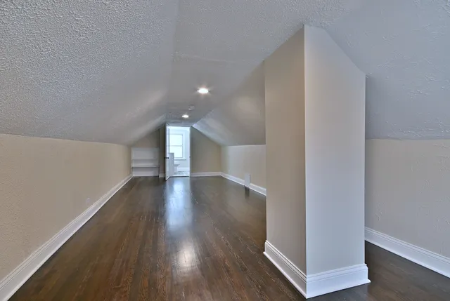 $434,900 | 9016 Southview Avenue, Brookfield, IL 60513