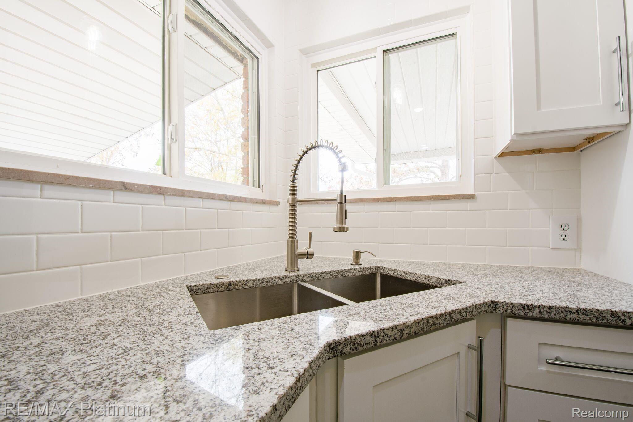 16080 Fish Lake Road Holly, MI 48442 - Photo 11 of 44 pUyOL0ww.jpeg