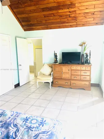 $3,400 | 202 West Canal Drive, Key Largo, FL 33037
