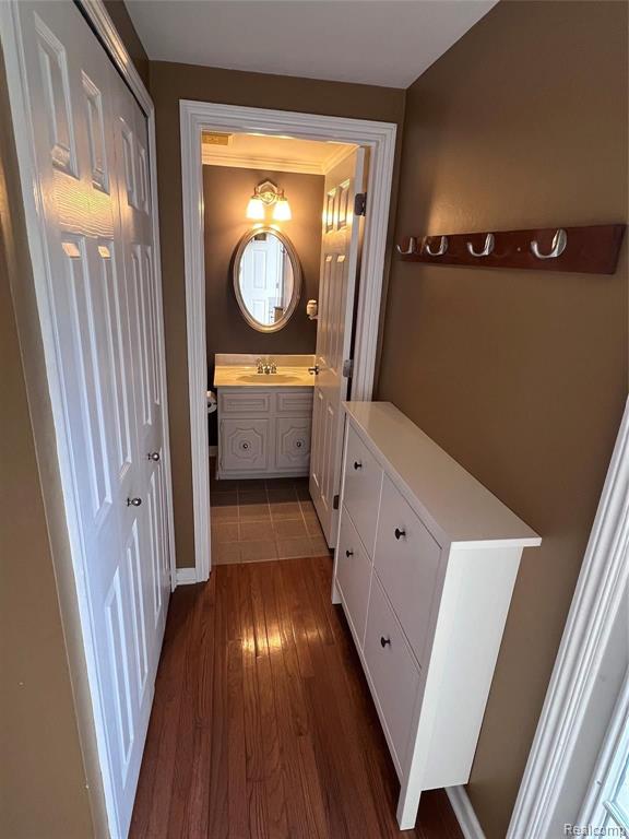 881 Lafayette Court Rochester Hills, MI 48307 - Photo 4 of 18