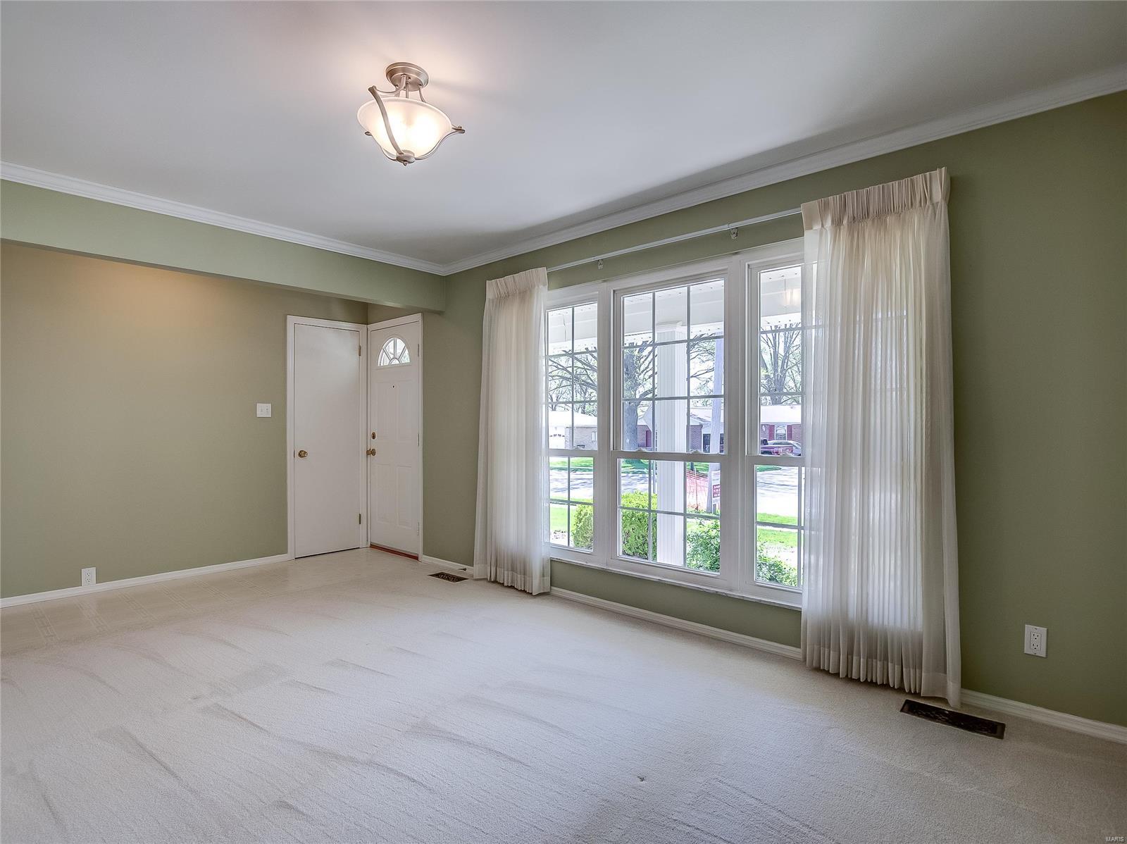 4439 Mattis Road St. Louis, MO 63128 - Photo 3 of 24 Gallery Image 3