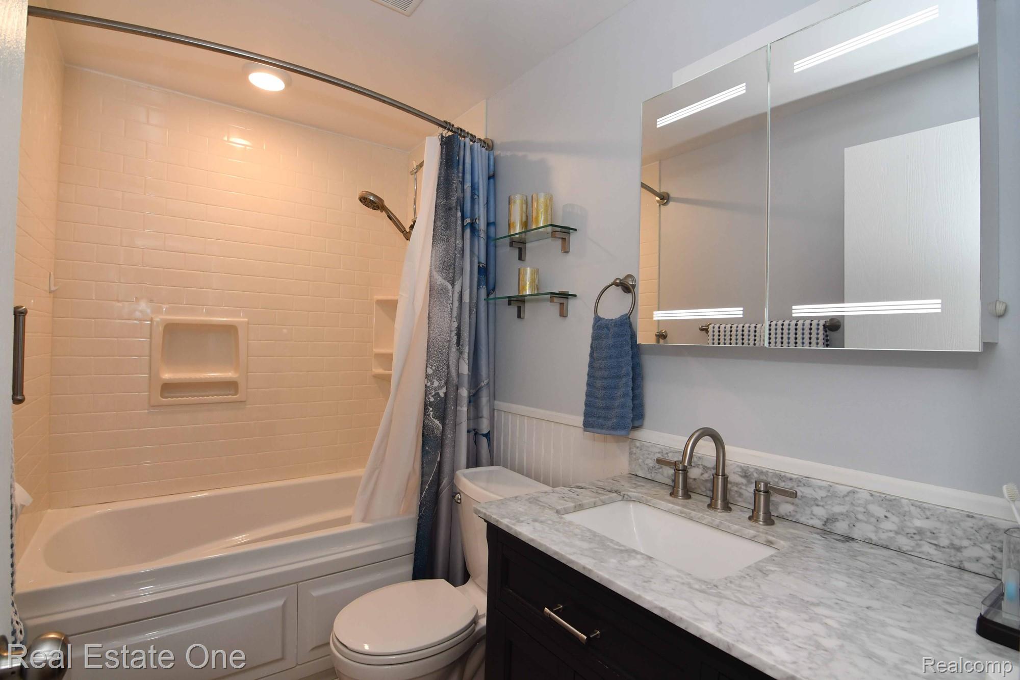 4092 Pheasant Road Lincoln, MI 48742 - Photo 27 of 43 Main Floor Full Bath