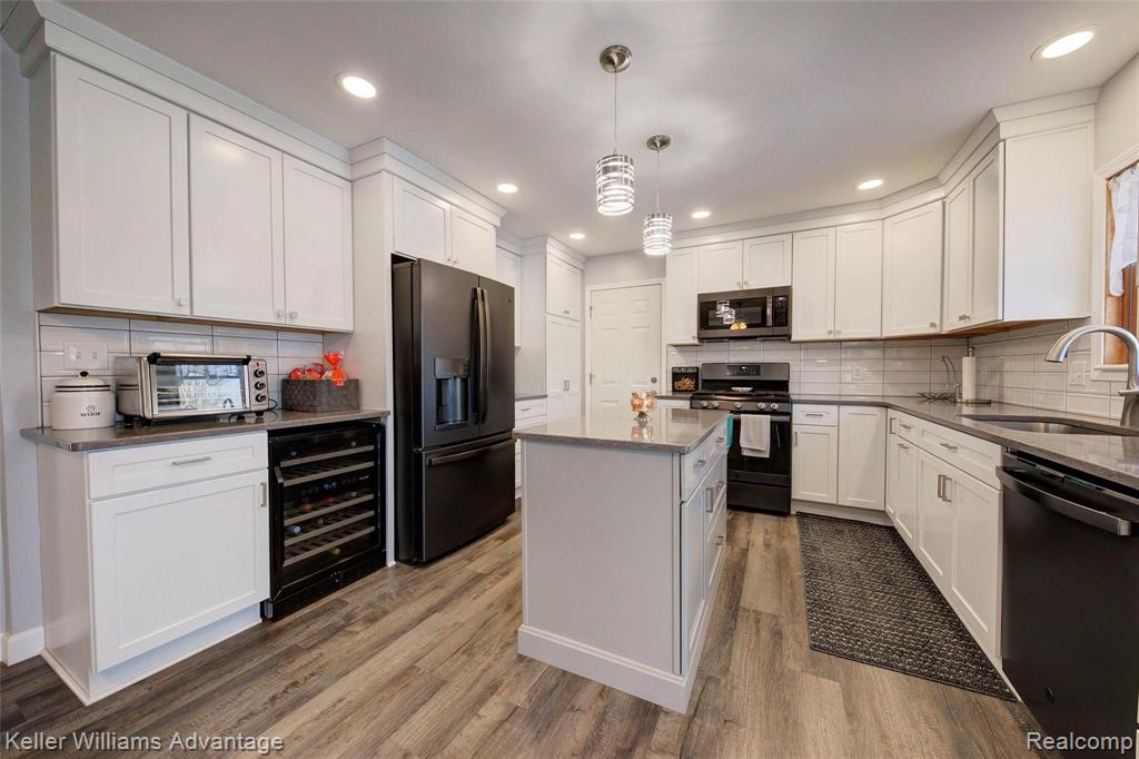 23760 Carleton West Road Belleville, MI 48111 - Photo 8 of 41