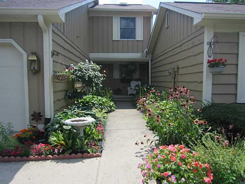 7452 Sylvan Ridge Road Indianapolis, IN 46240 - Photo 3 of 24 Gallery Image 3