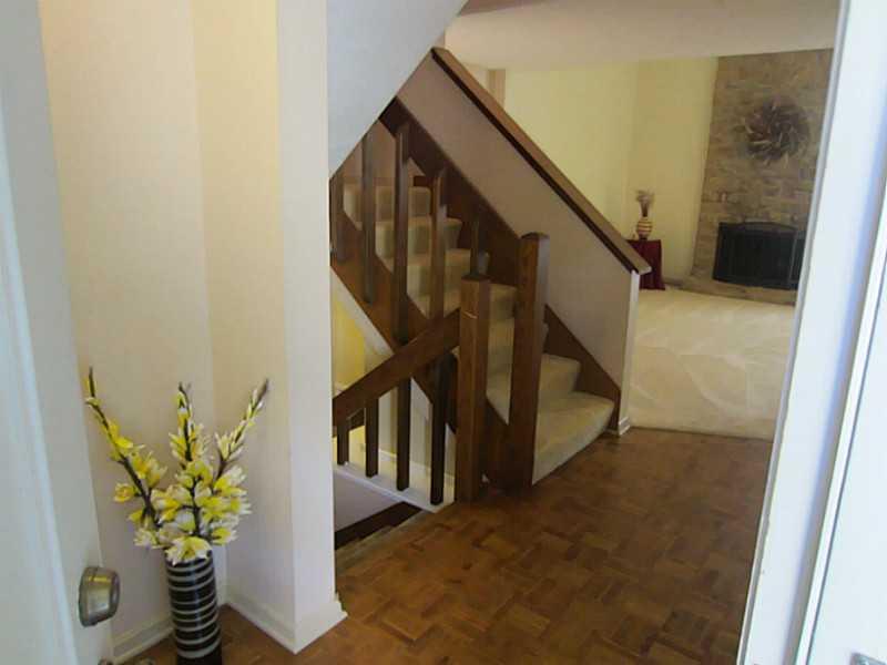 7452 Sylvan Ridge Road Indianapolis, IN 46240 - Photo 4 of 24 Gallery Image 4