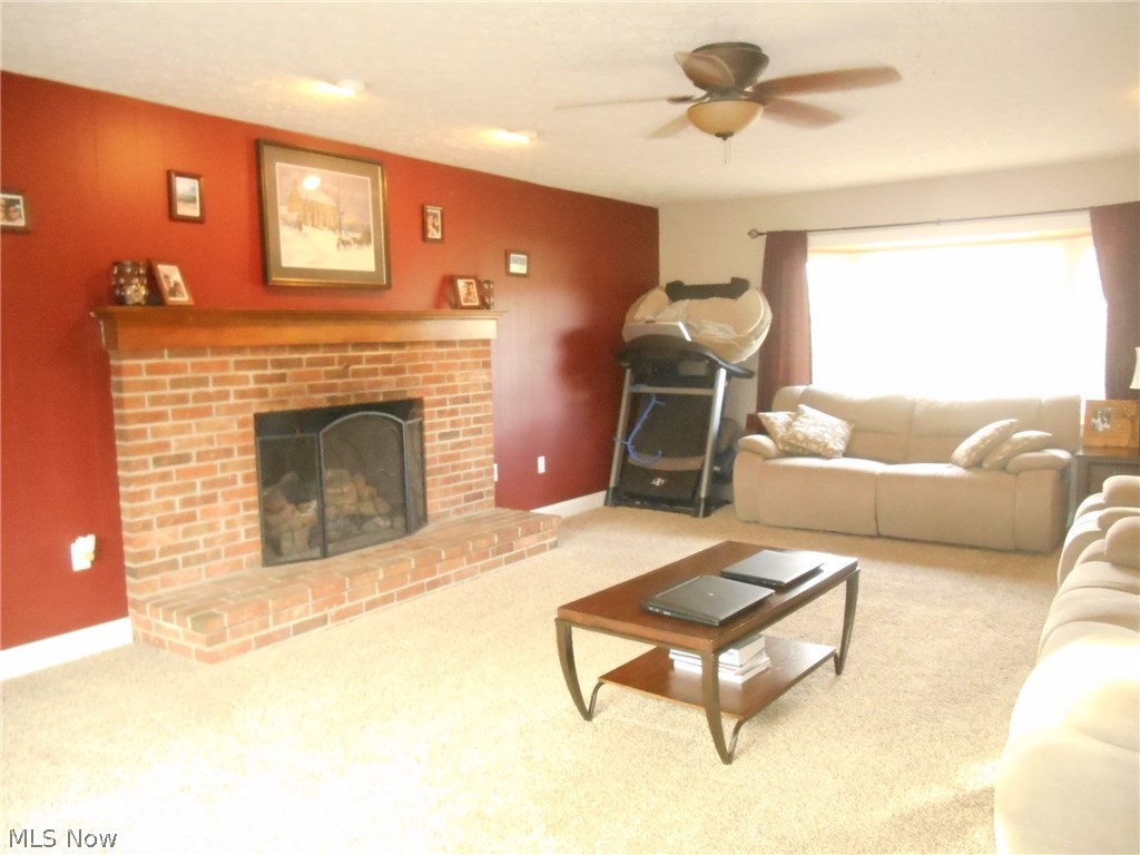 1118 Lockwood Road Barberton, OH 44203 - Photo 4 of 28