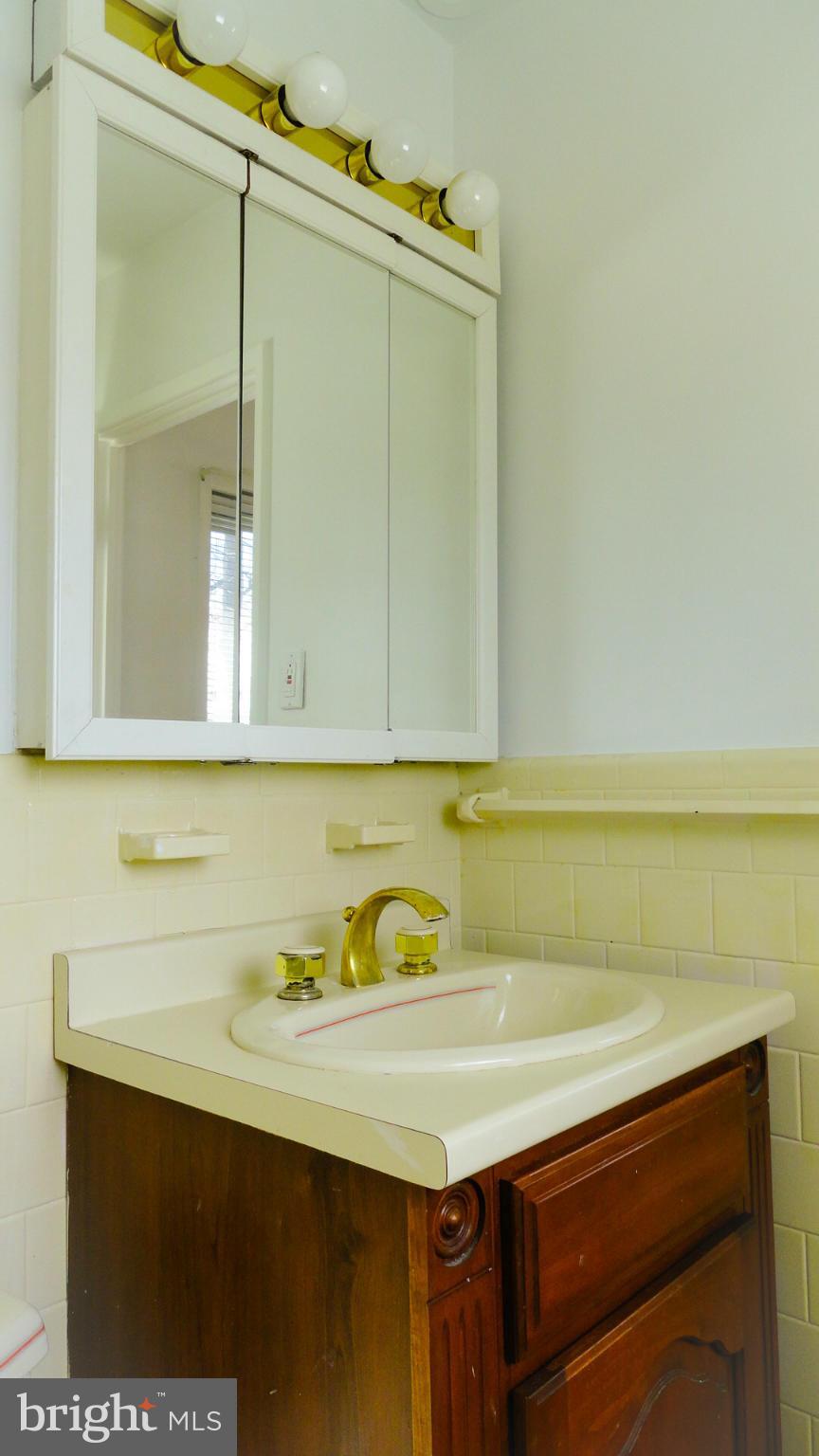 1101 Broadview Road Fort Washington, MD 20744 - Photo 20 of 30 MASTER BATHROOM