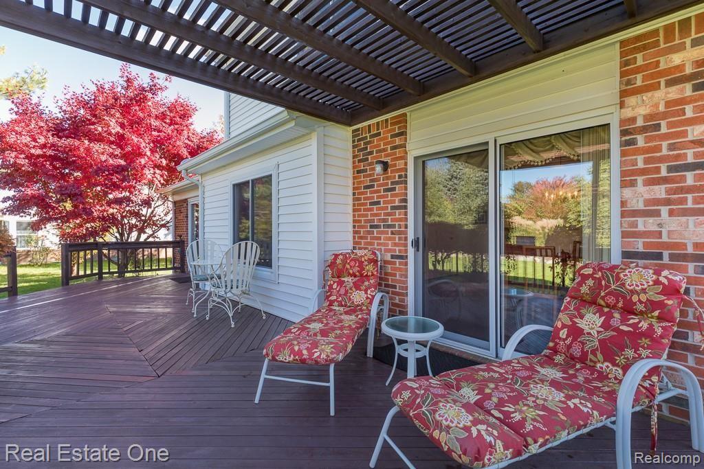 2326 Highsplint Drive Rochester, MI 48307 - Photo 27 of 32 EXTENSIVE DECKING