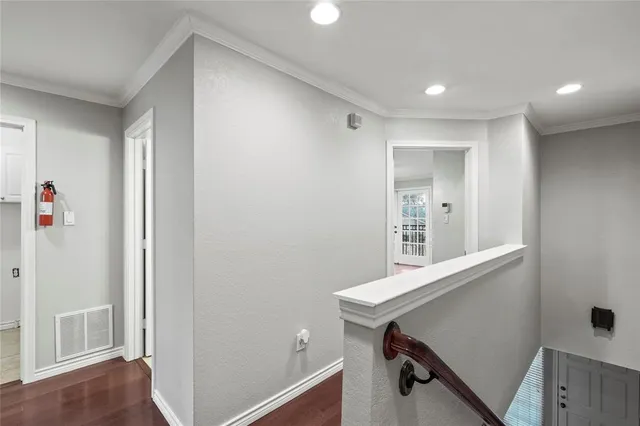 a view of utility room