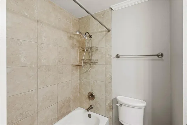 a view of a back yard