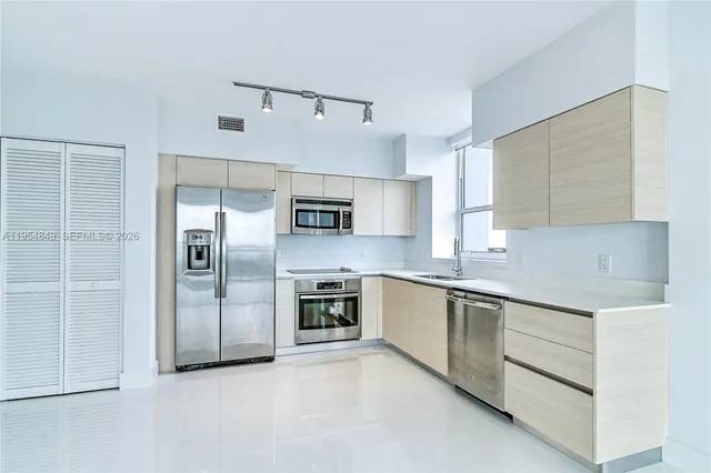 $3,250 | 4250 Biscayne Boulevard, Unit 1209, Miami, FL 33137