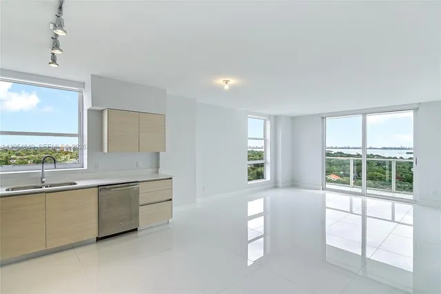 $3,250 | 4250 Biscayne Boulevard, Unit 1209, Miami, FL 33137