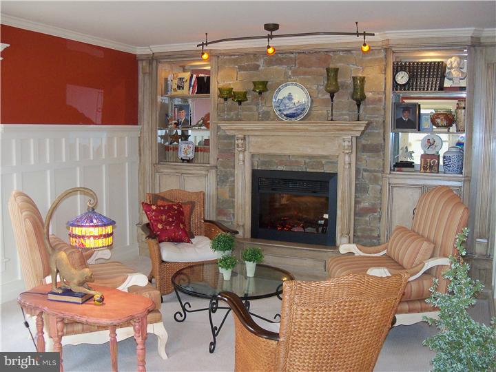 79 Home Road Hatboro, PA 19040 - Photo 2 of 25 Living Room