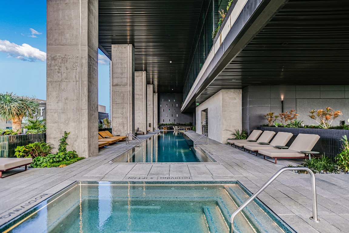 610 Davis Street, Unit 4406 Austin, TX 78701 - Photo 34 of 36 a house view with a seating space