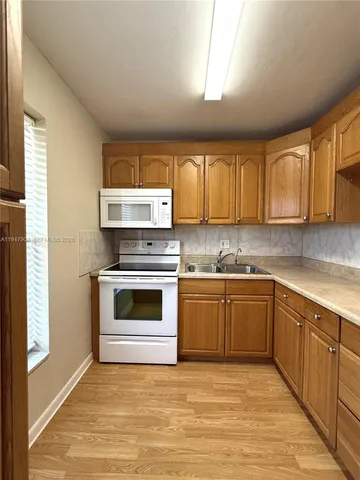 $1,400 | 6001 Northwest 61st Avenue, Unit 206, Tamarac, FL 33319