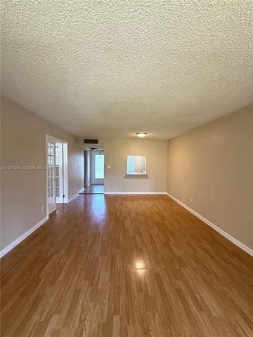 $1,400 | 6001 Northwest 61st Avenue, Unit 206, Tamarac, FL 33319