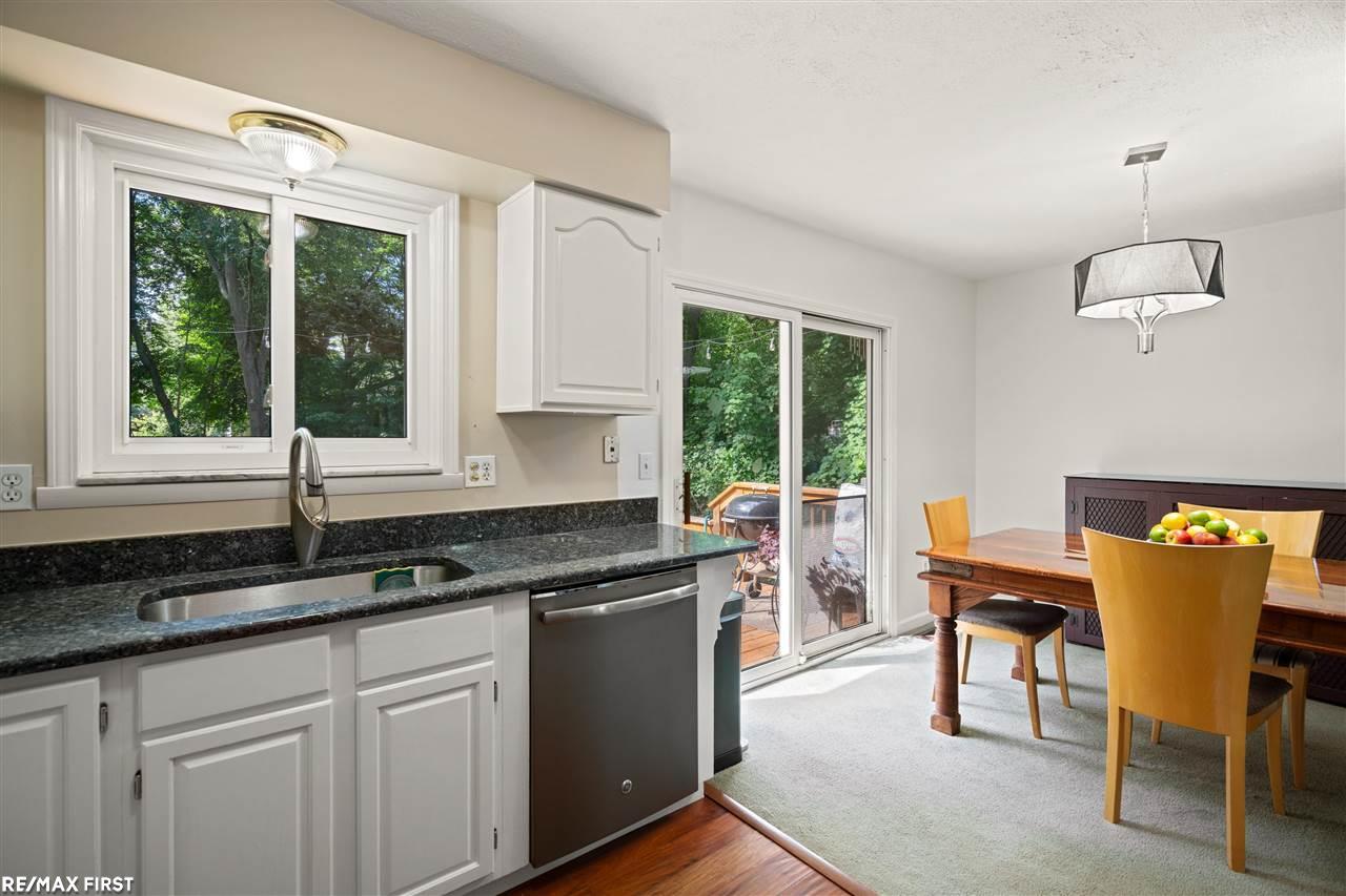 231 Heights Road Lake Orion, MI 48362 - Photo 7 of 36 50052237-6.JPG