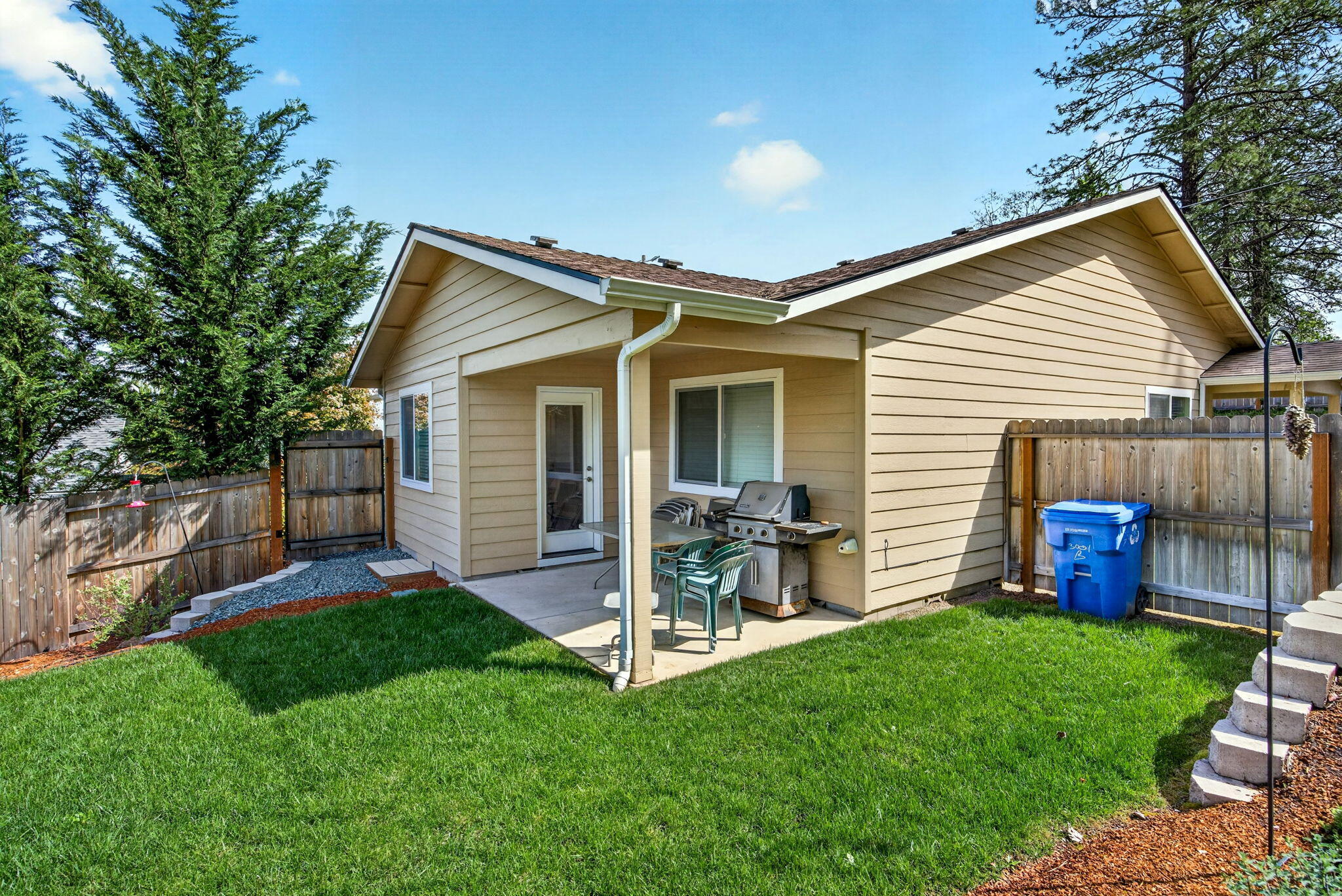 3001 Southwest University Road, Unit A & B Grants Pass, OR 97527 - Photo 36 of 38