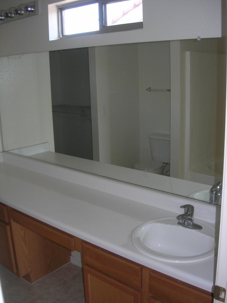 8532 West Riley Road Tolleson, AZ 85353 - Photo 9 of 10 MASTER BATH