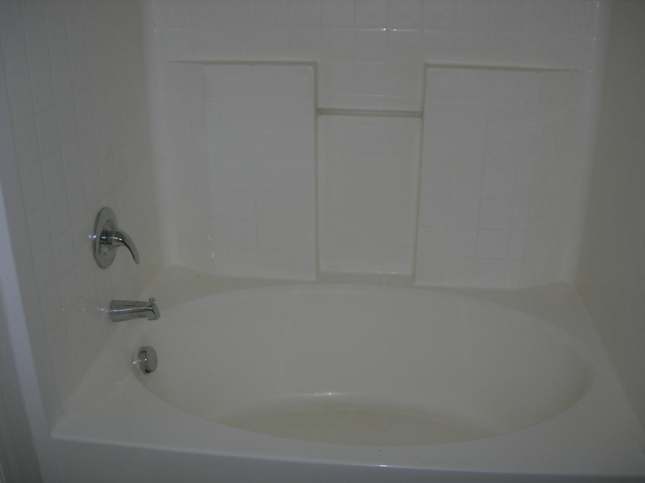 8532 West Riley Road Tolleson, AZ 85353 - Photo 10 of 10 GARDEN TUB