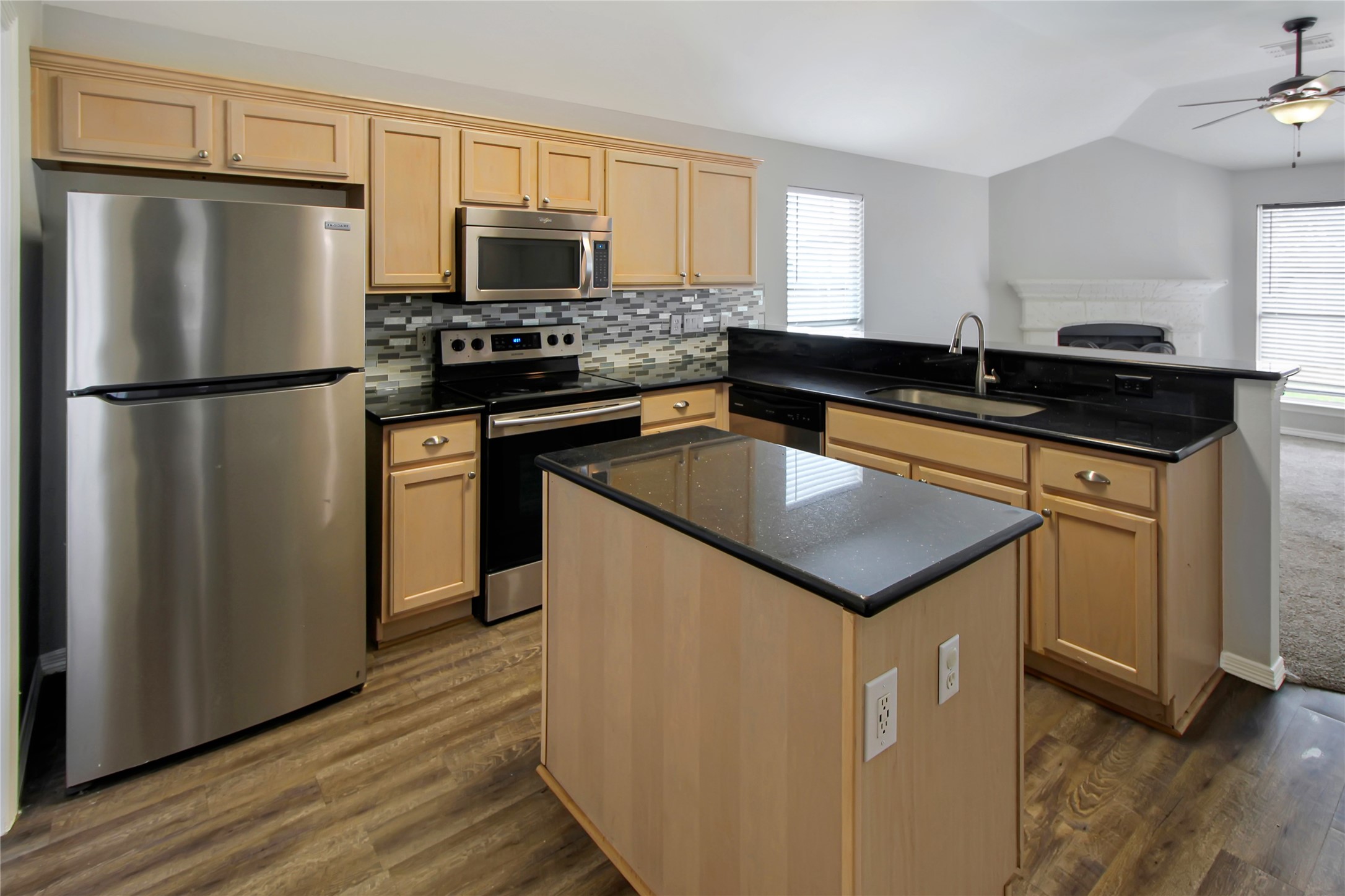 17239 Ranch Country Road Hockley, TX 77447 - Photo 2 of 31 Kitchen