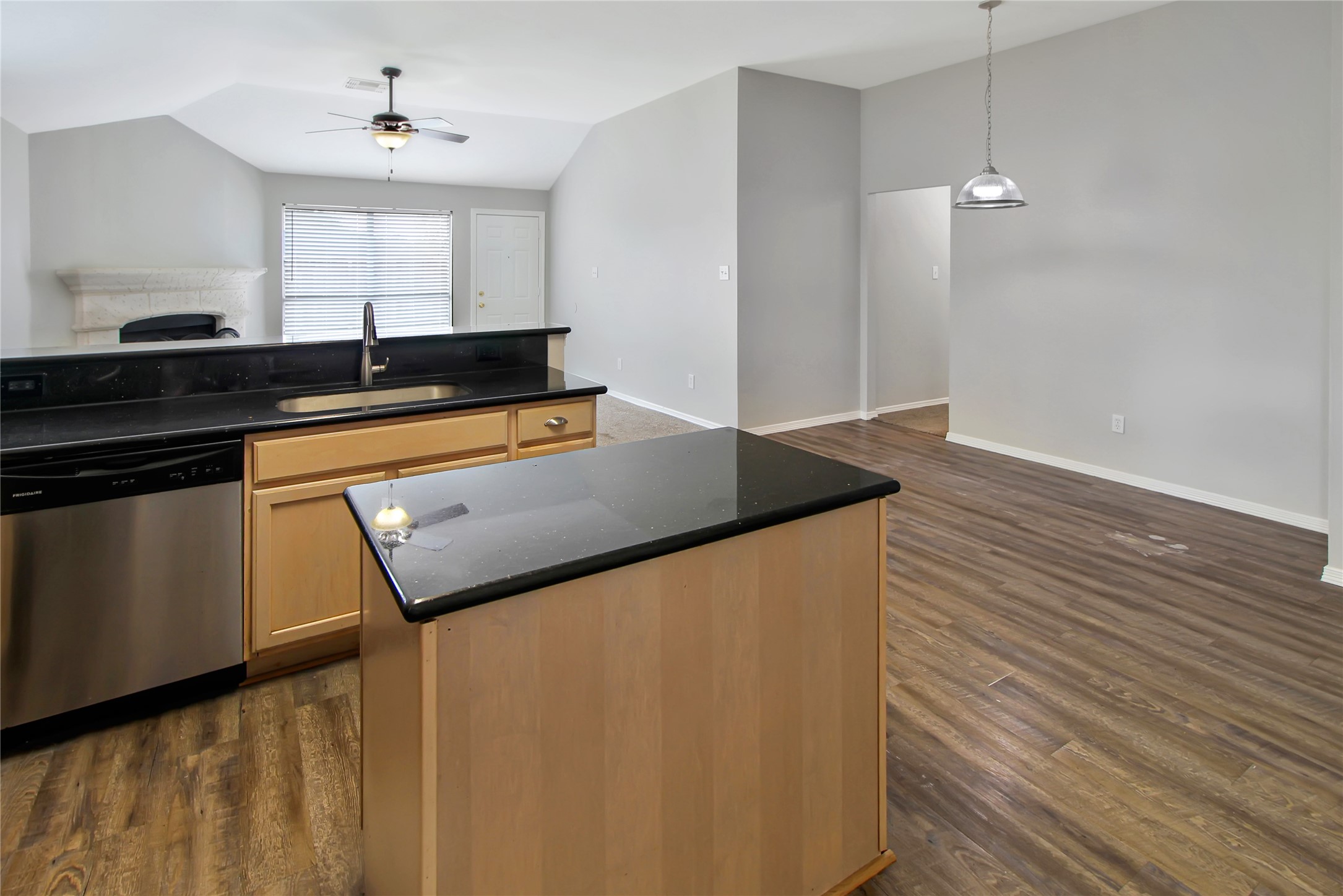 17239 Ranch Country Road Hockley, TX 77447 - Photo 5 of 31 Kitchen and Dining Area