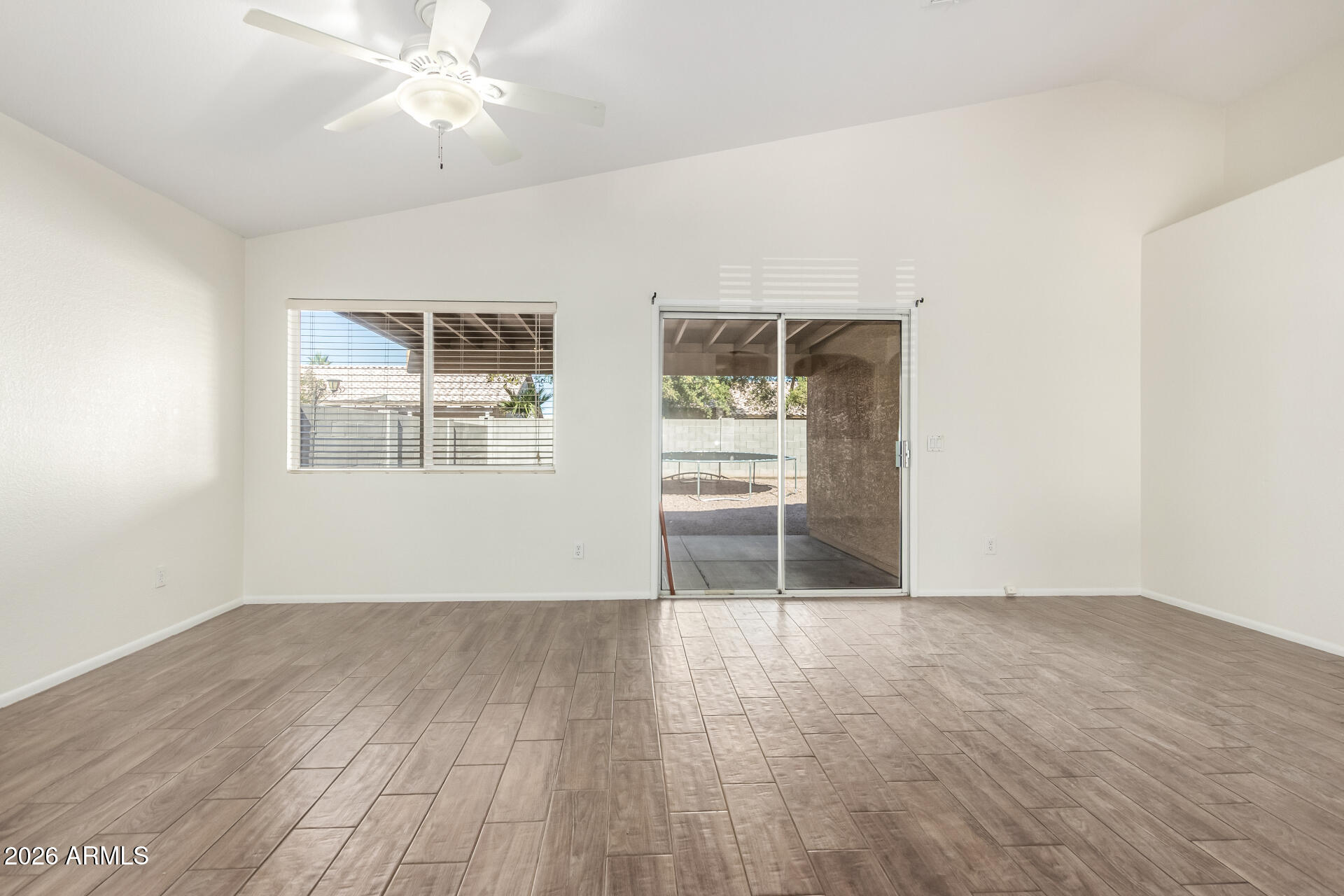 16184 West Hadley Street Goodyear, AZ 85338 - Photo 3 of 28 5 - Hadley