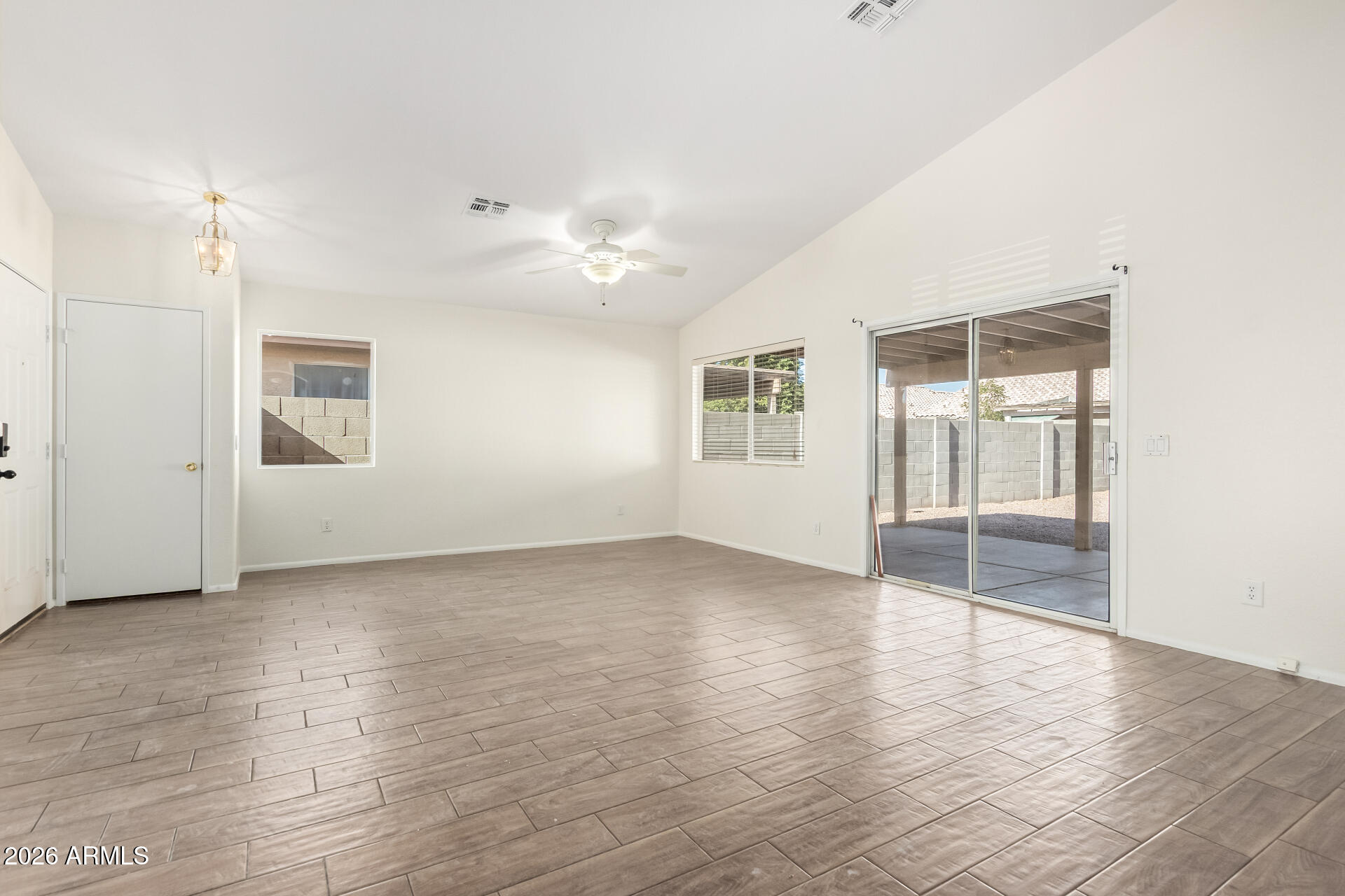 16184 West Hadley Street Goodyear, AZ 85338 - Photo 5 of 28 7 - Hadley