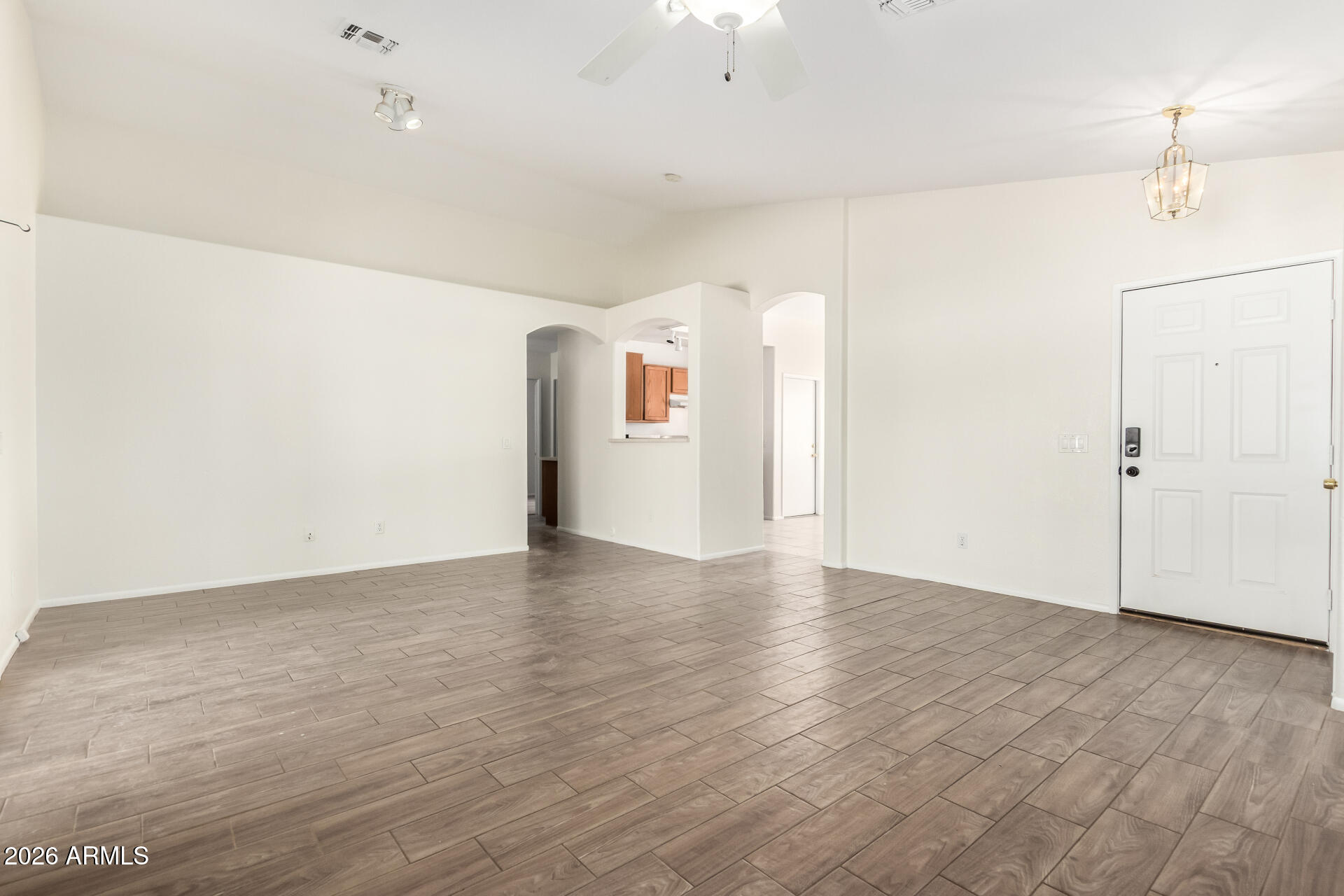 16184 West Hadley Street Goodyear, AZ 85338 - Photo 6 of 28 8 - Hadley