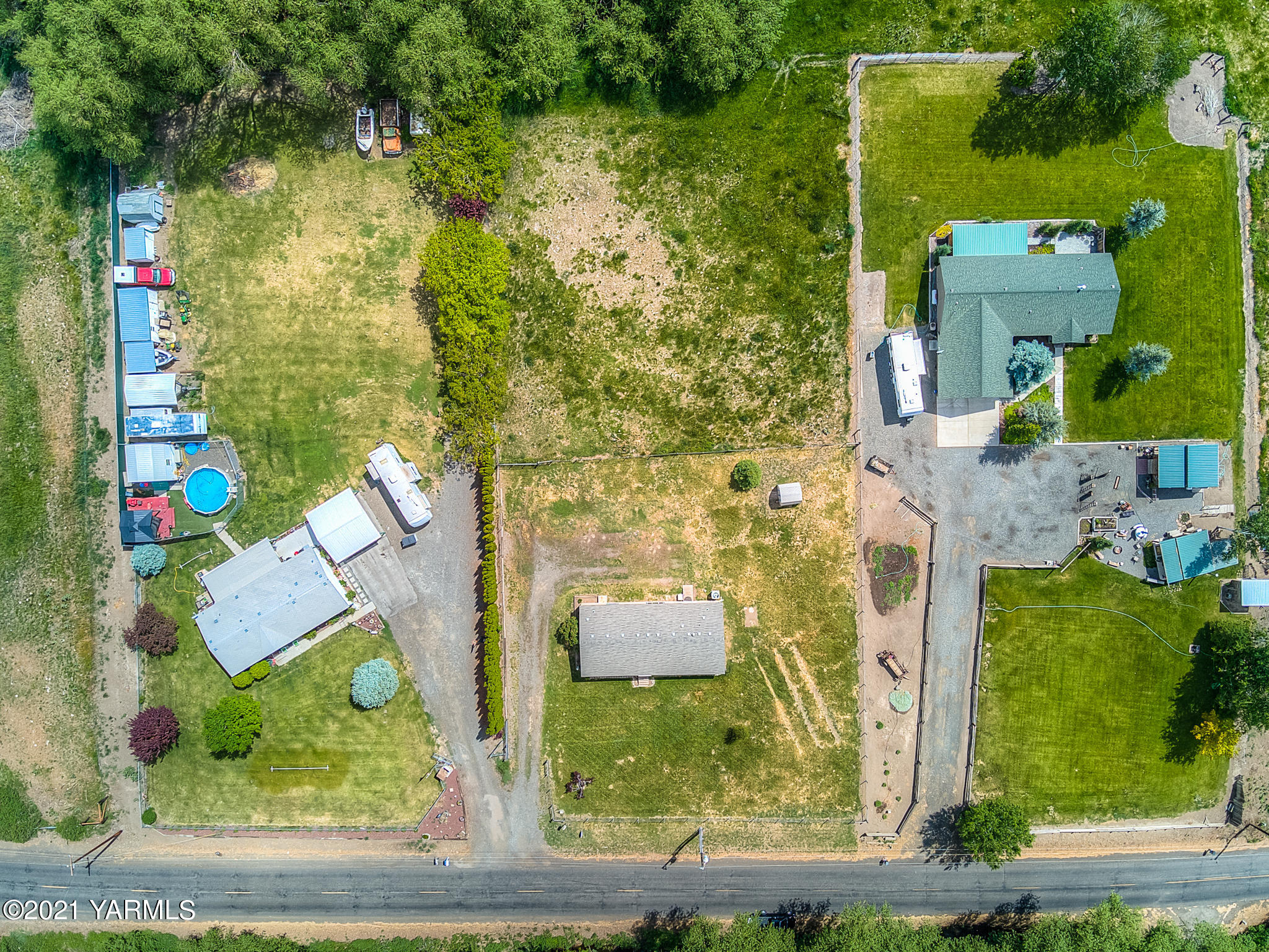 10204 Meadowbrook Road Yakima, WA 98903 - Photo 29 of 29 an aerial view of residential houses with outdoor space