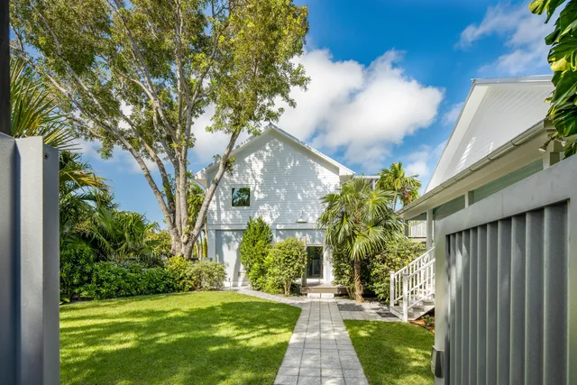$1,995,000 | 3801 Flagler Avenue, Key West, FL 33040