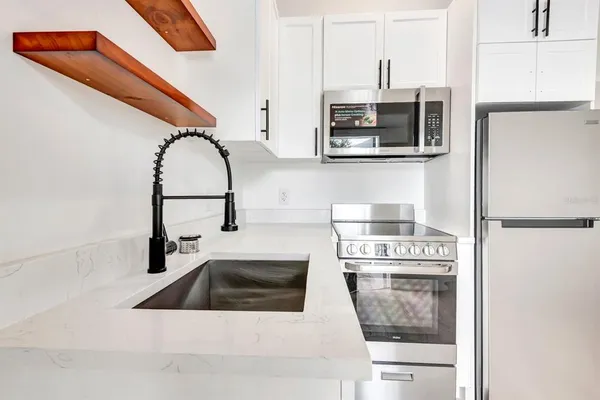 $1,350 | 1508 27th Avenue North, St. Petersburg, FL 33704