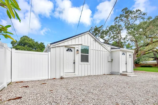 $1,350 | 1508 27th Avenue North, St. Petersburg, FL 33704