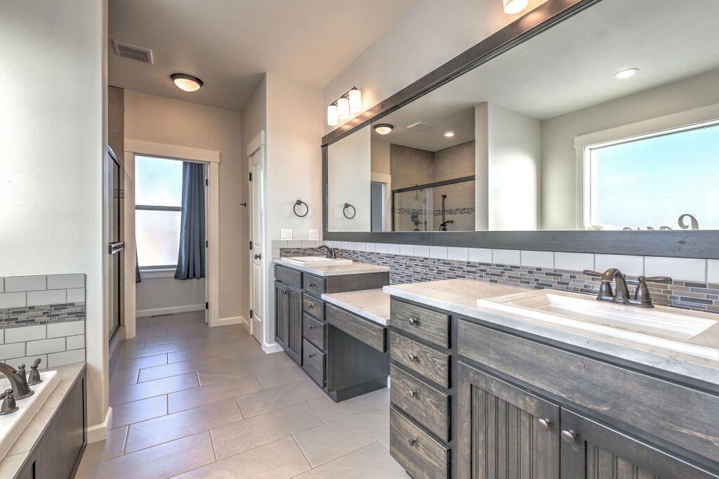 344 Northwest Saddle Ridge Loop Prineville, OR 97754 - Photo 45 of 64 43